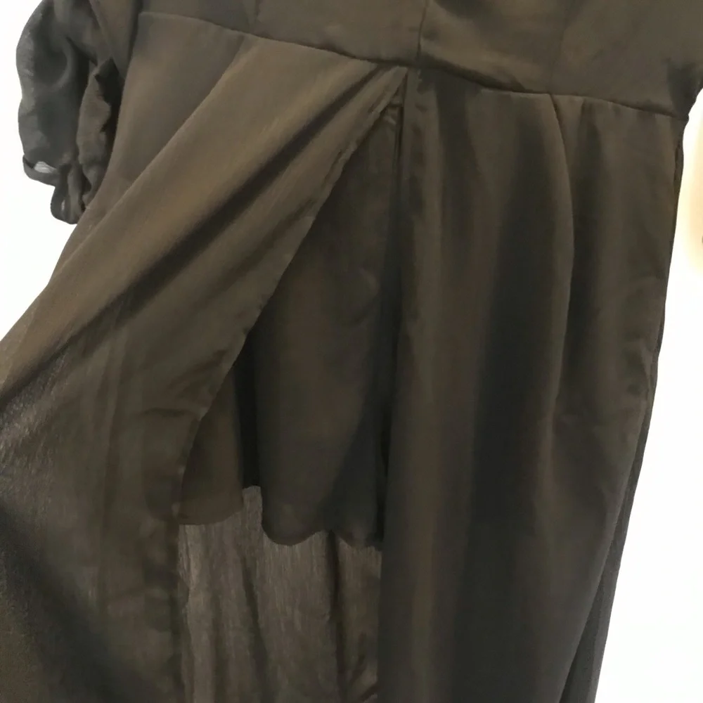 Long black low v-neck dress with shorts inside- M - Picture 5 of 7